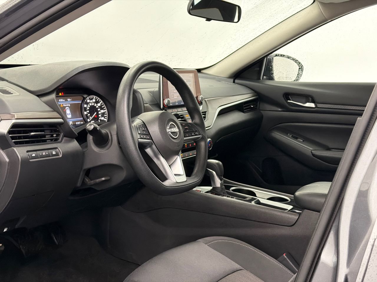 Used 2024 Nissan Altima 2.5 SV image 12