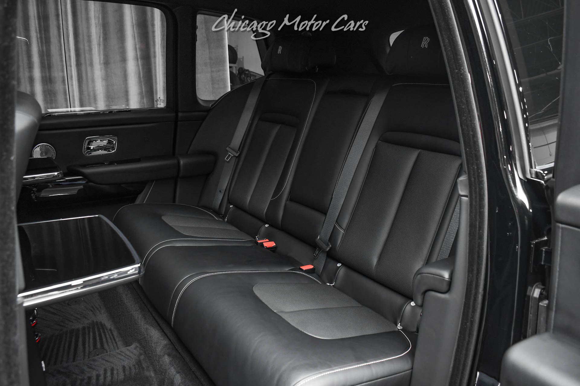 Used 2023 Rolls-Royce Cullinan w/ Cullinan Package image 30