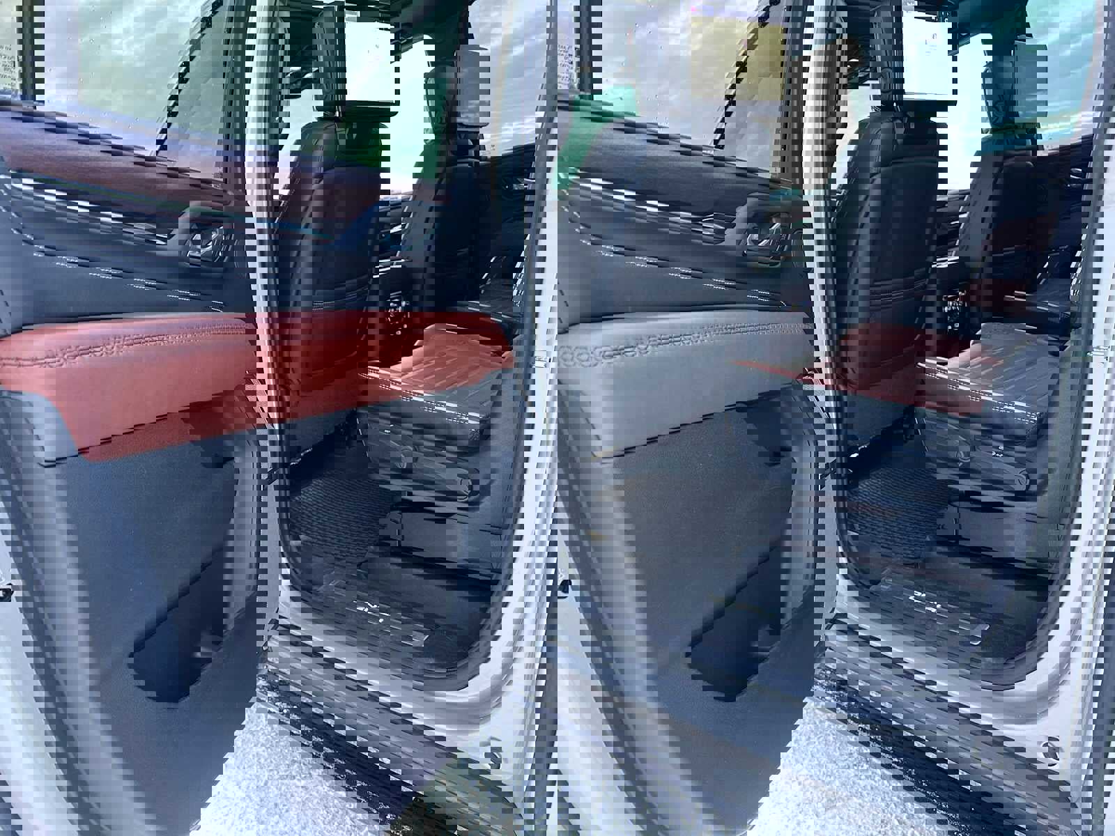 Used 2024 GMC Yukon XL Denali Ultimate image 17