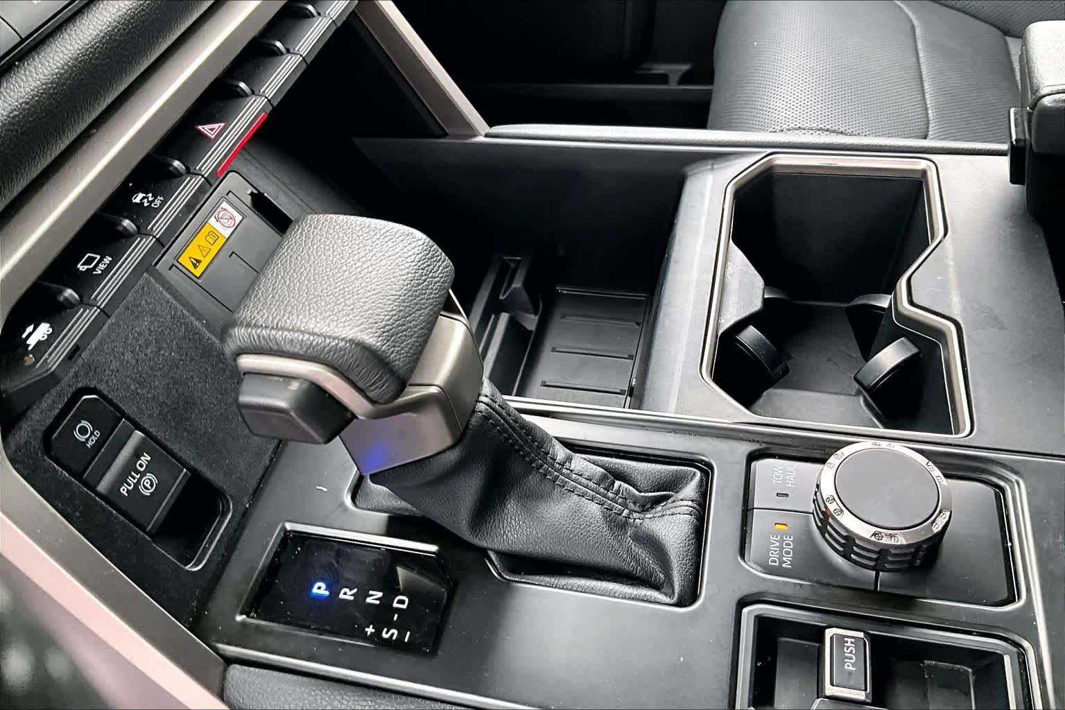 Used 2024 Toyota Tundra Limited AWD/4WD image 16