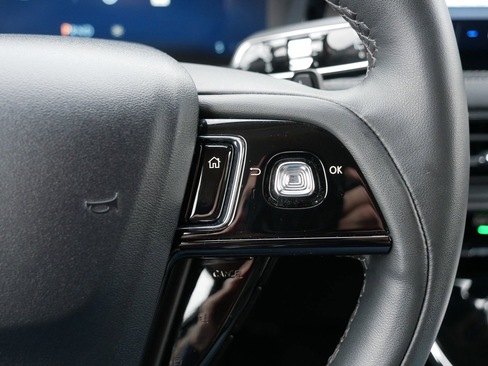 Used 2024 Lincoln Corsair Reserve image 32