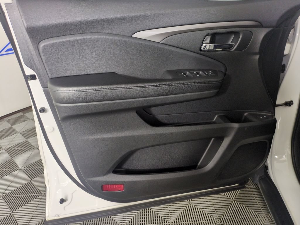 Used 2017 Honda Pilot EX-L image 10