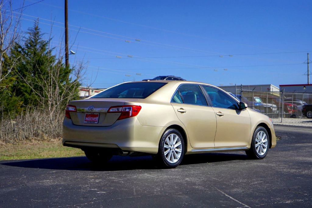 Used 2012 Toyota Camry XLE w/ Leather Pkg image 6