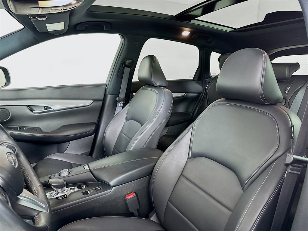 Used 2021 INFINITI QX50 Luxe w/ Appearance Package image 8