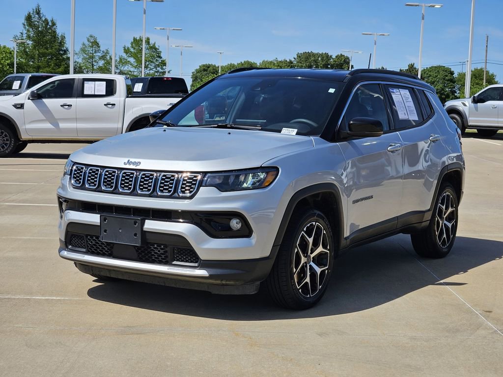 Used 2025 Jeep Compass Limited AWD/4WD image 3