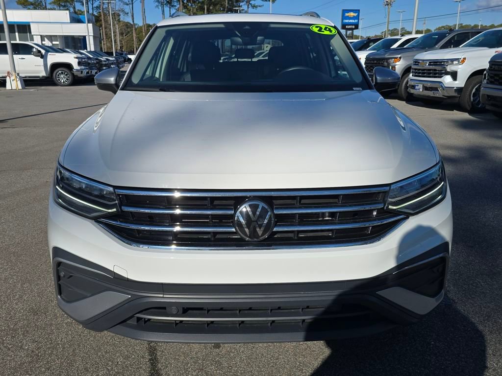 Used 2024 Volkswagen Tiguan Wolfsburg Edition image 8