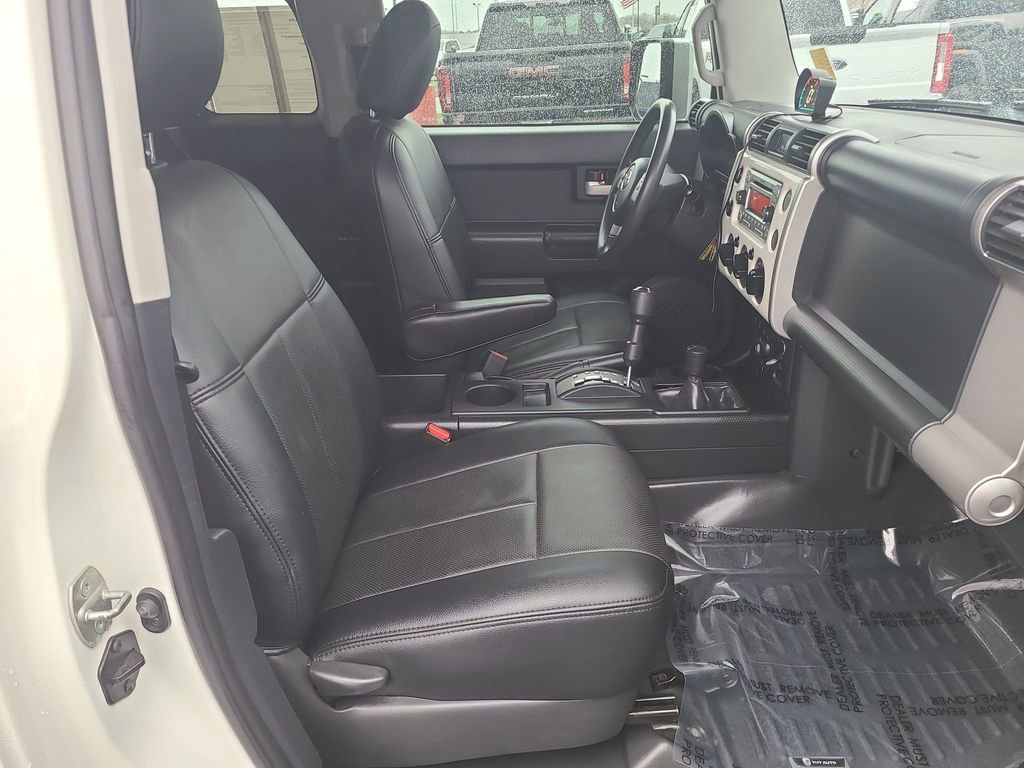 Used 2012 Toyota FJ Cruiser 4WD image 39