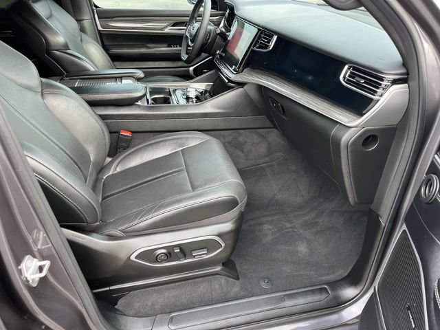 Used 2022 Jeep Wagoneer Series III w/ Flexible Seating Group AWD/4WD image 28