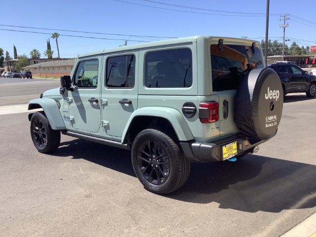 Used 2024 Jeep Wrangler Unlimited Sahara w/ Technology Group AWD/4WD image 23
