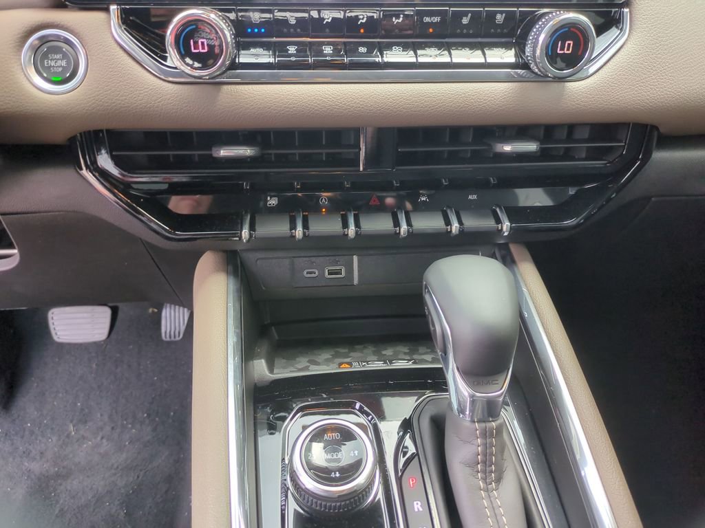 New 2026 GMC Canyon Denali image 14