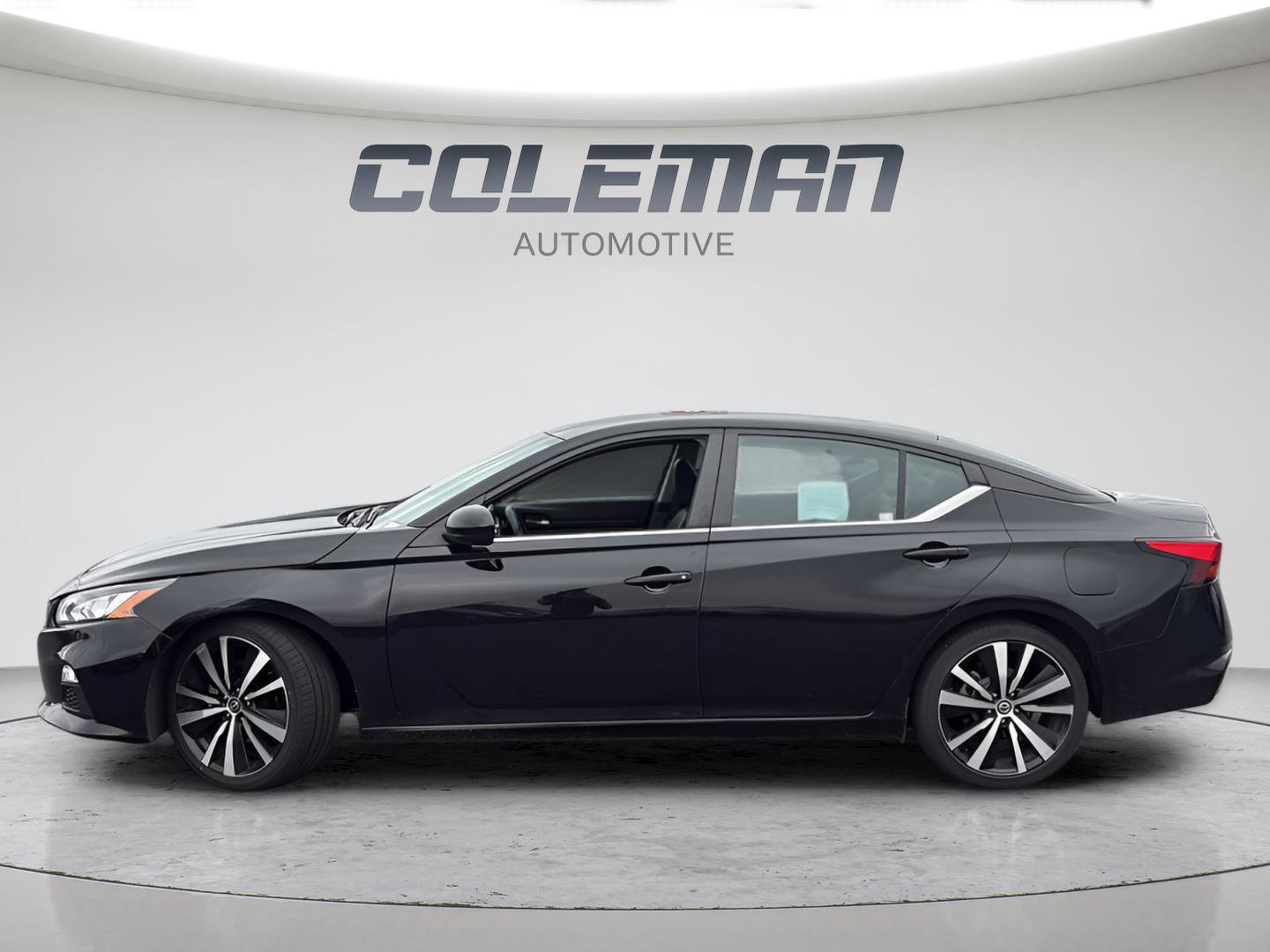 Used 2022 Nissan Altima 2.5 SR image 2