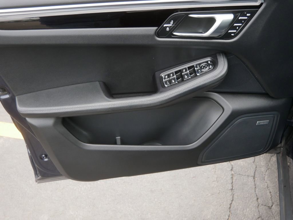 Used 2021 Porsche Macan image 12