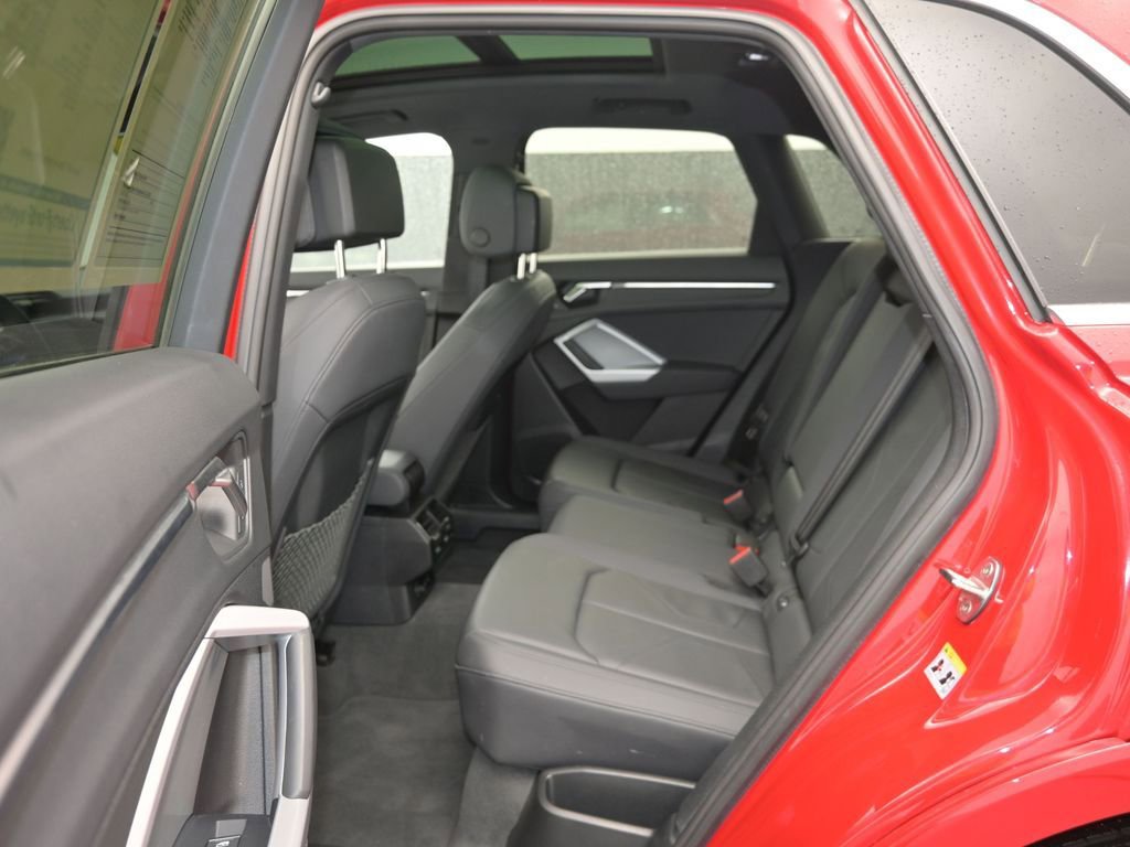 Used 2024 Audi Q3 2.0T Premium image 15