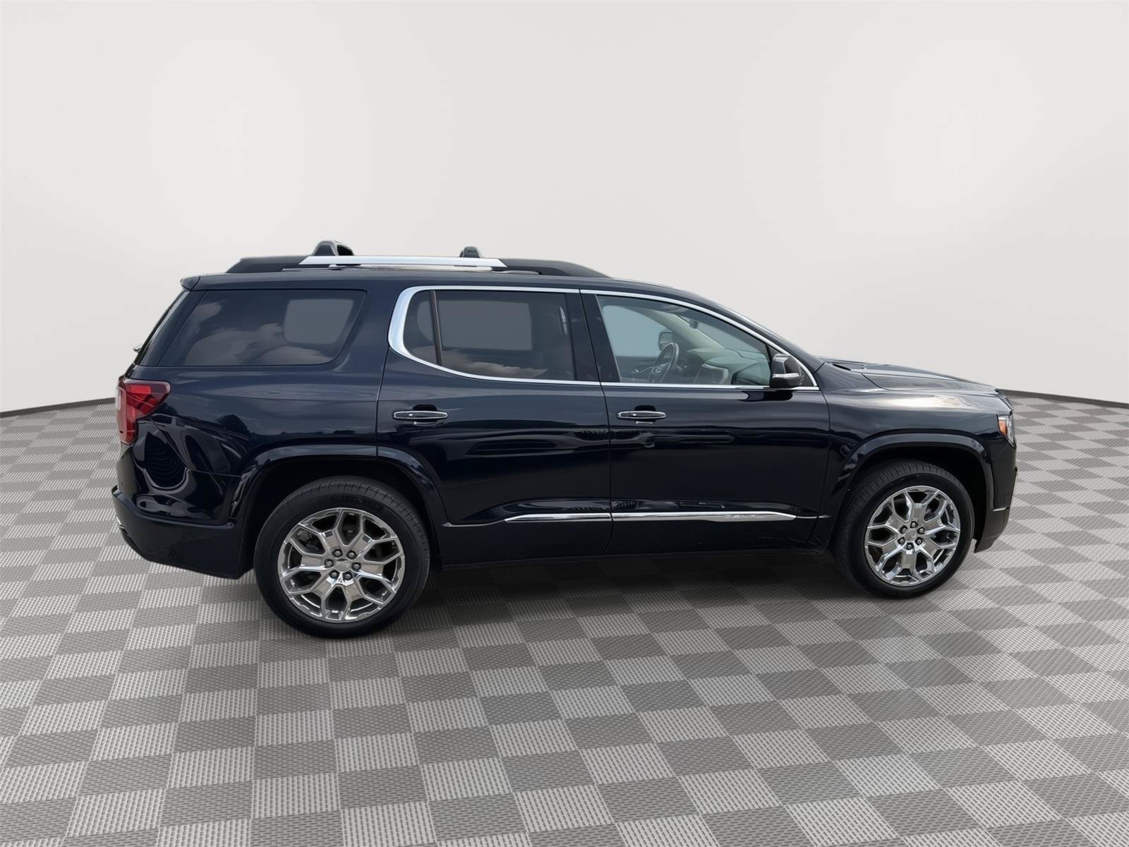 Used 2022 GMC Acadia Denali w/ Denali Ultimate Package AWD/4WD image 8