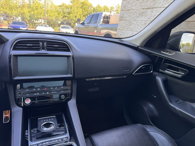 Used 2019 Jaguar F-PACE Prestige AWD/4WD image 31