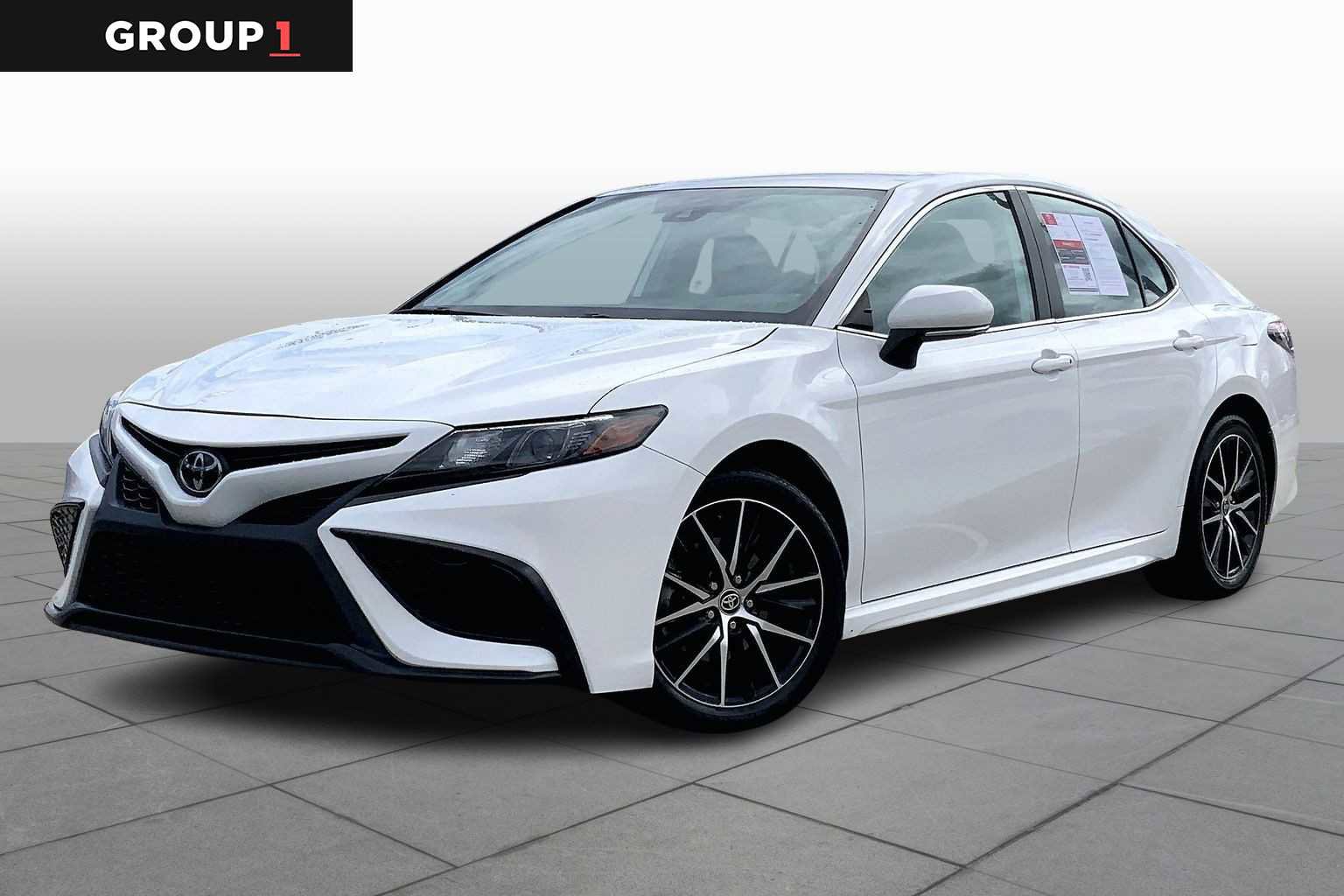 Used 2024 Toyota Camry SE w/ Convenience Package