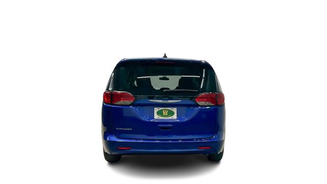 Used 2021 Chrysler Voyager LX image 7