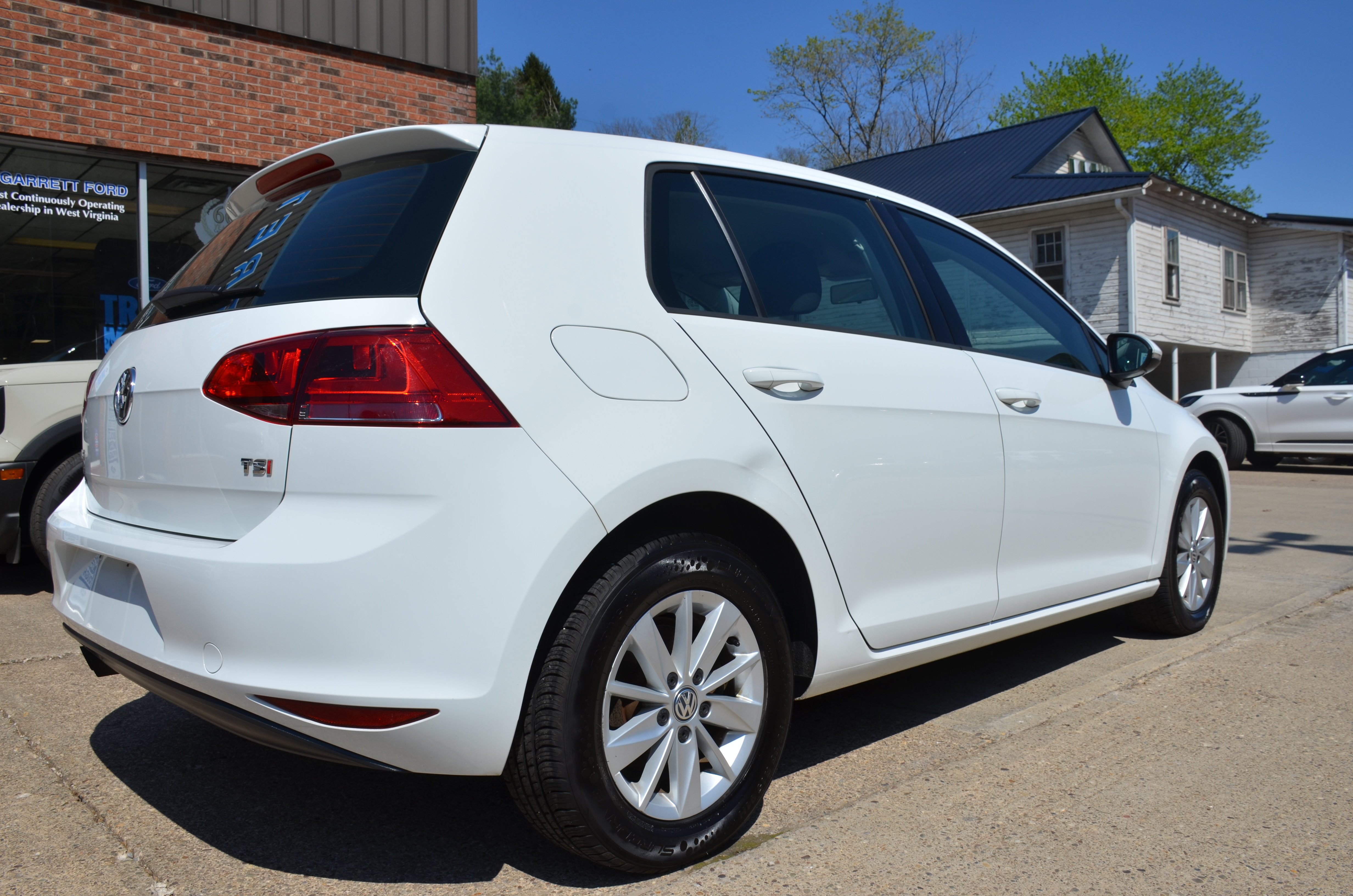 Used 2016 Volkswagen Golf S FWD image 6
