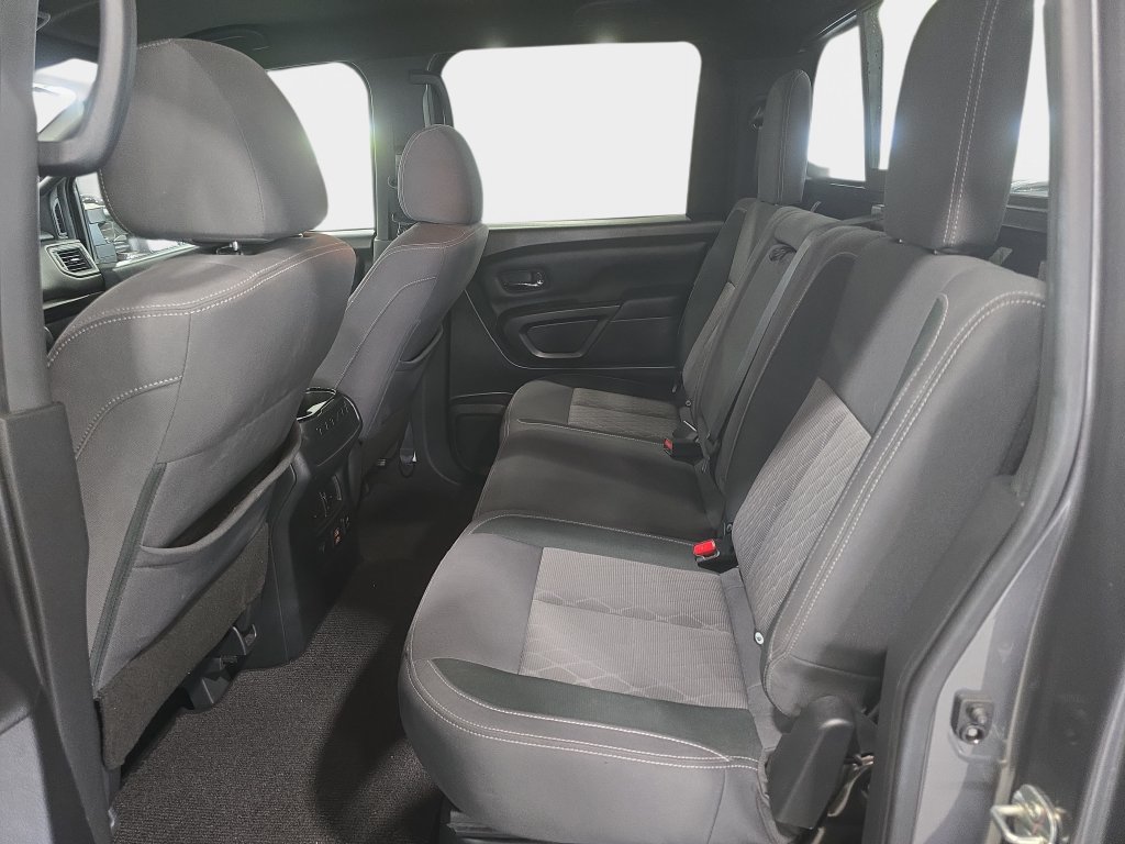 Used 2024 Nissan Titan SV w/ SV Convenience Package RWD image 22