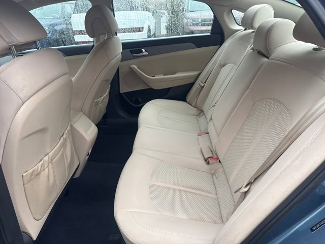 Used 2015 Hyundai Sonata SE image 25