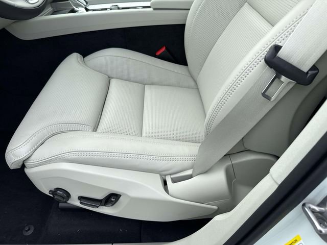 New 2026 Volvo XC60 B5 Ultra w/ Climate Package image 21