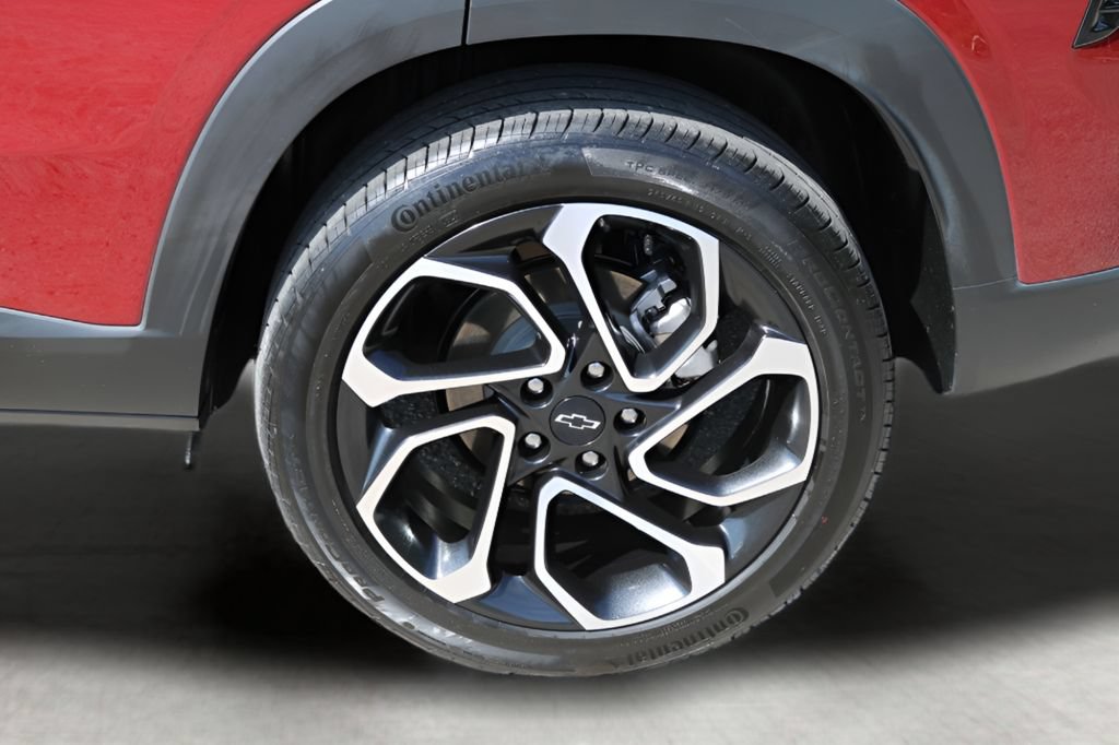 Used 2025 Chevrolet Trax RS FWD image 9