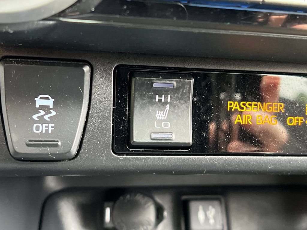 Used 2019 Toyota RAV4 XLE w/ Convenience Package AWD/4WD image 29