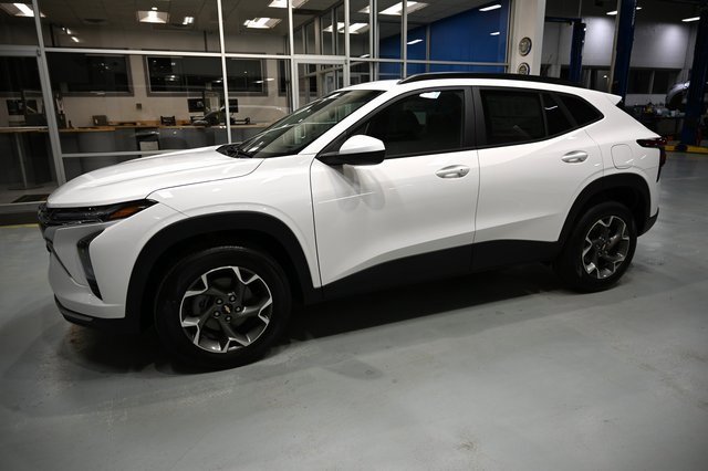 New 2026 GMC Canyon Elevation w/ Convenience Package image 7