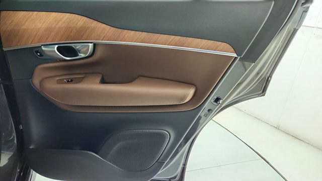 Certified 2023 Volvo XC90 B5 Plus AWD/4WD image 35