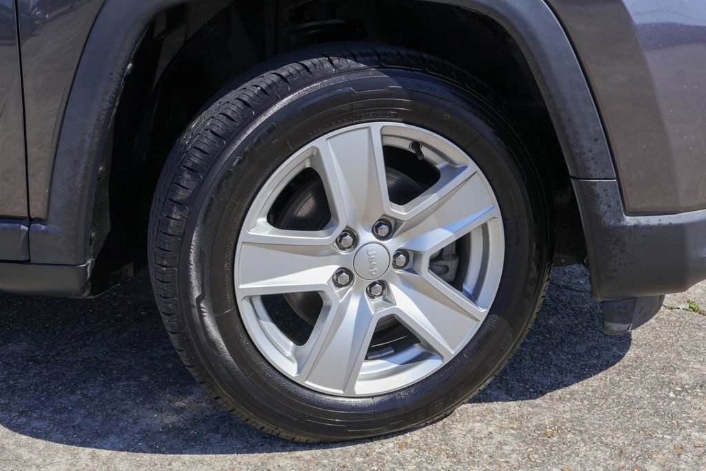 Used 2022 Jeep Compass Latitude FWD image 26