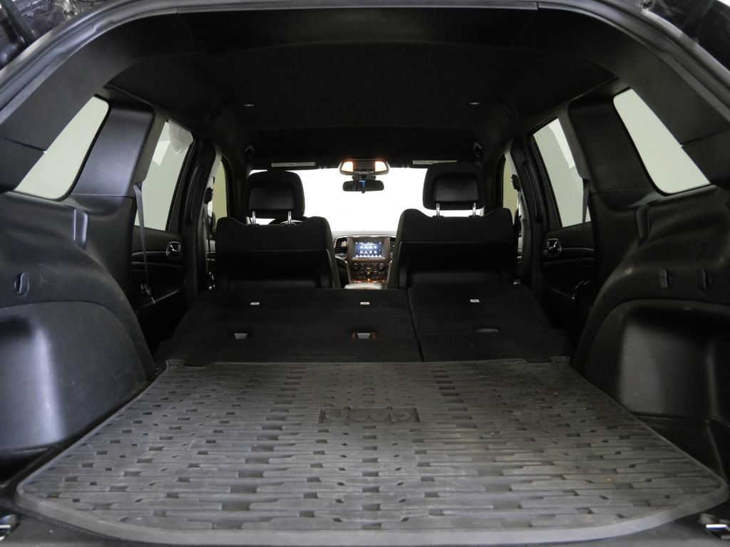 Used 2021 Jeep Grand Cherokee Laredo AWD/4WD image 27