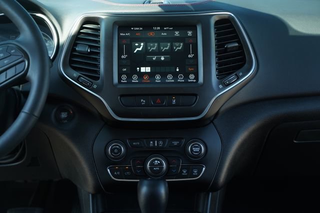 Used 2021 Jeep Cherokee Trailhawk image 29