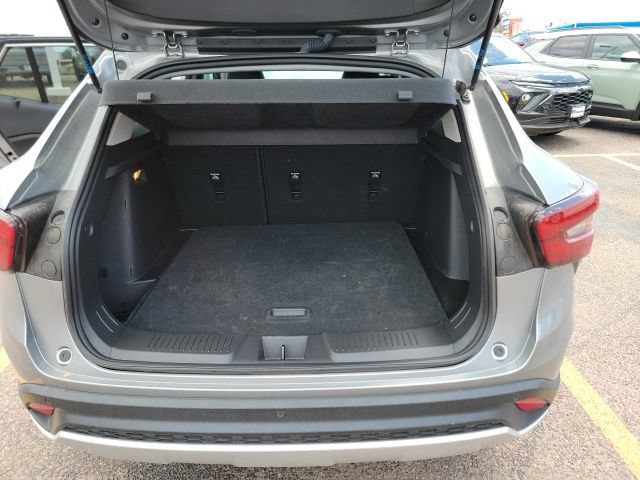 Used 2024 Chevrolet Trax LT w/ Driver Confidence Package FWD image 10