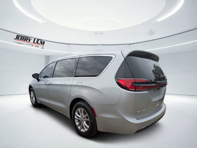 New 2026 Chrysler Pacifica Select FWD image 5