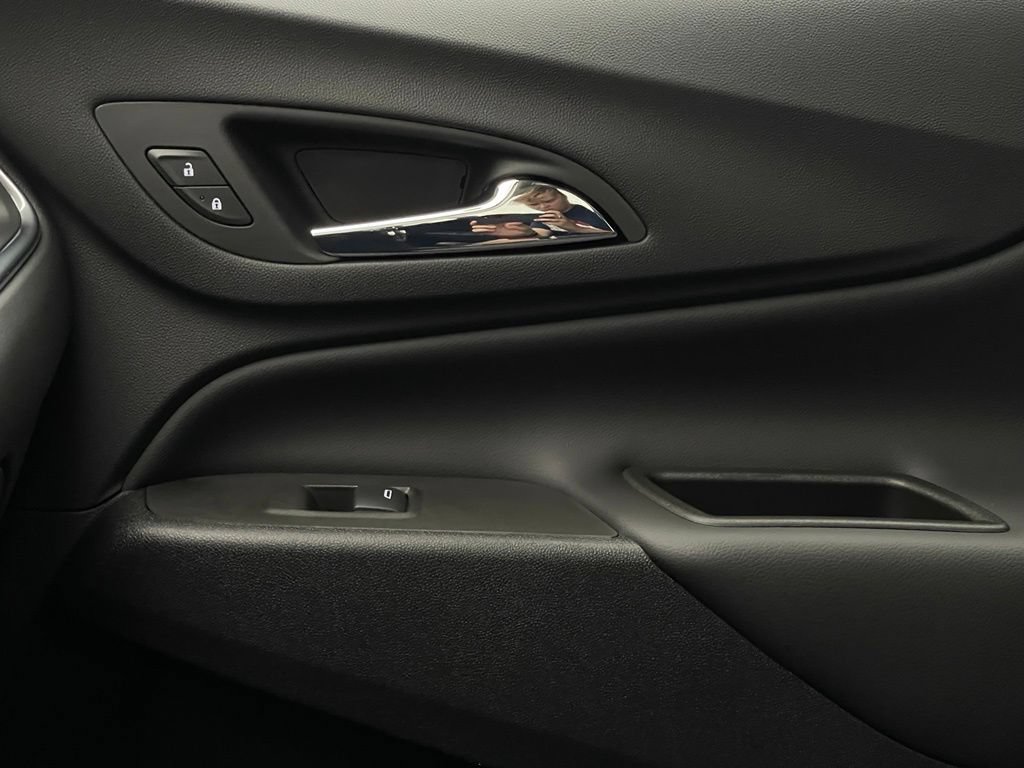 Used 2024 Chevrolet Equinox LT w/ LPO, Floor Liner Package FWD image 38