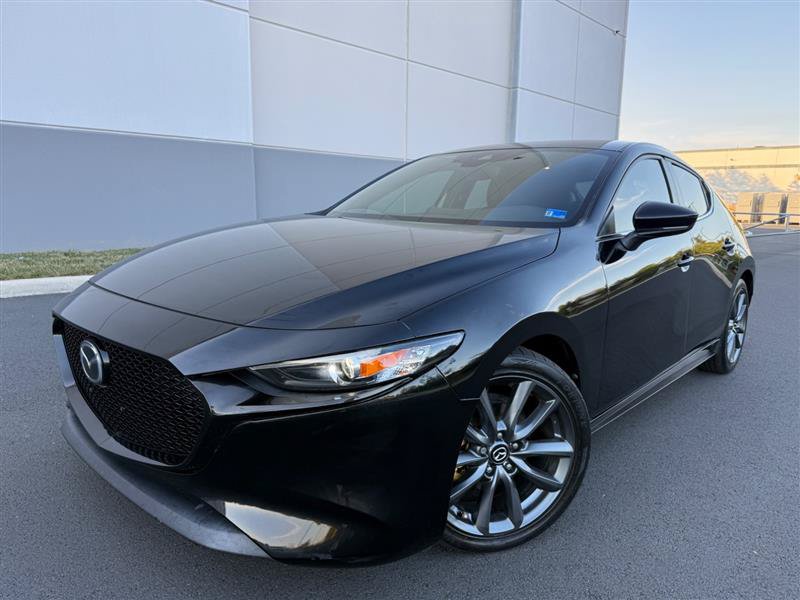 Used 2019 MAZDA MAZDA3 Hatchback FWD image 1