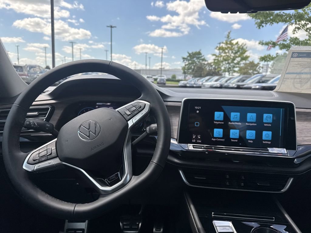 New 2026 Volkswagen Atlas SEL Premium R-Line image 13