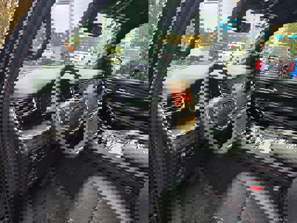 Used 2022 Jeep Wagoneer Series III w/ Premium Group I image 11