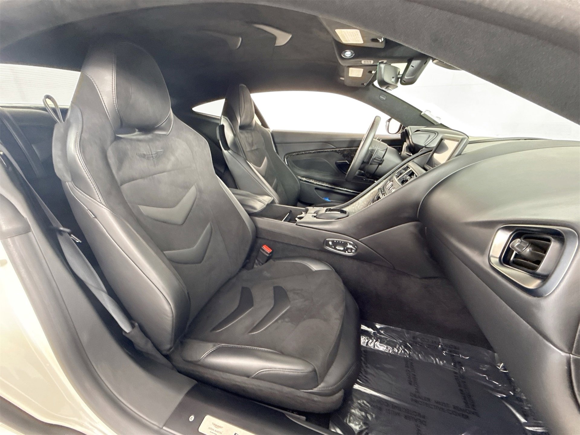 Used 2019 Aston Martin DBS Superleggera image 22