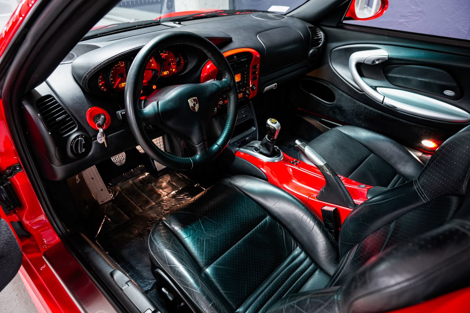 Used 2004 Porsche 911 GT3 RWD image 9