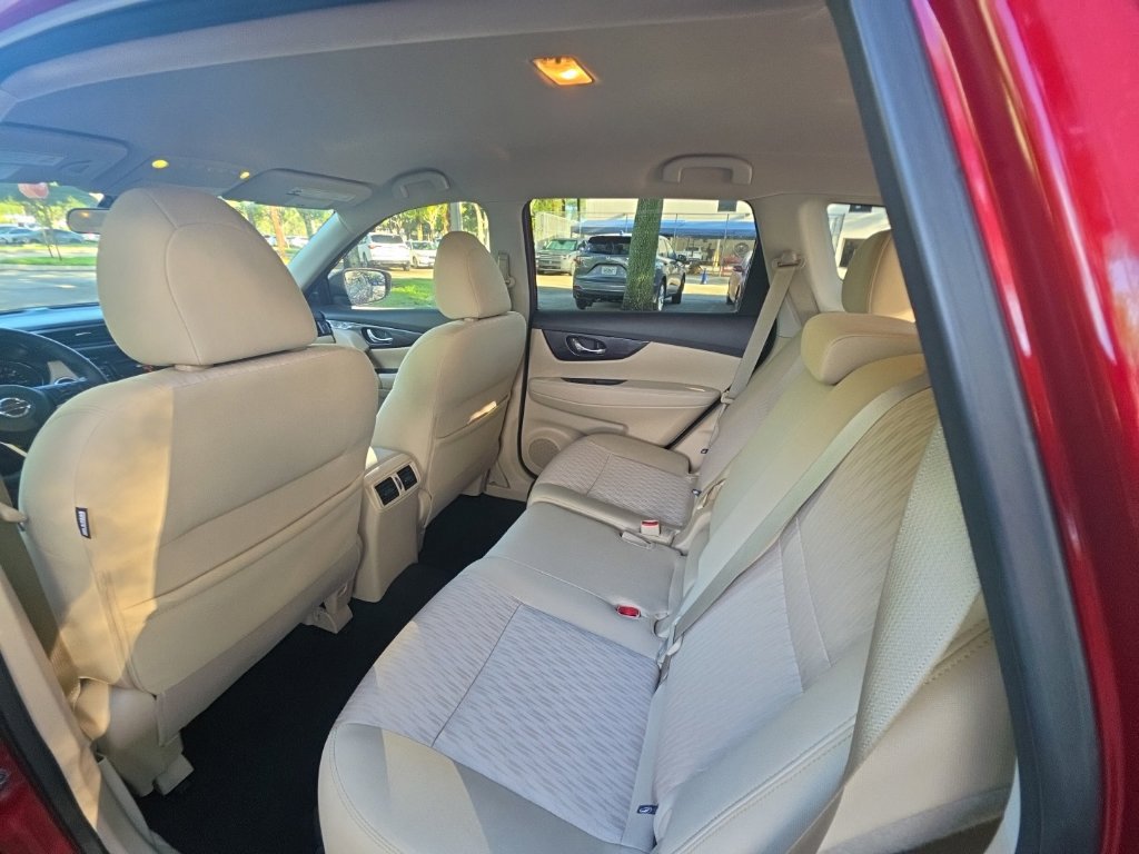 Used 2019 Nissan Rogue SV FWD image 29