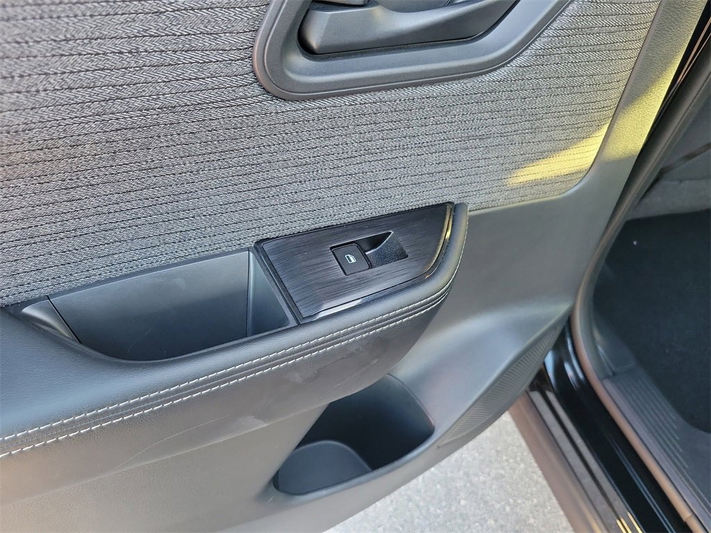 Certified 2021 Nissan Rogue S image 12