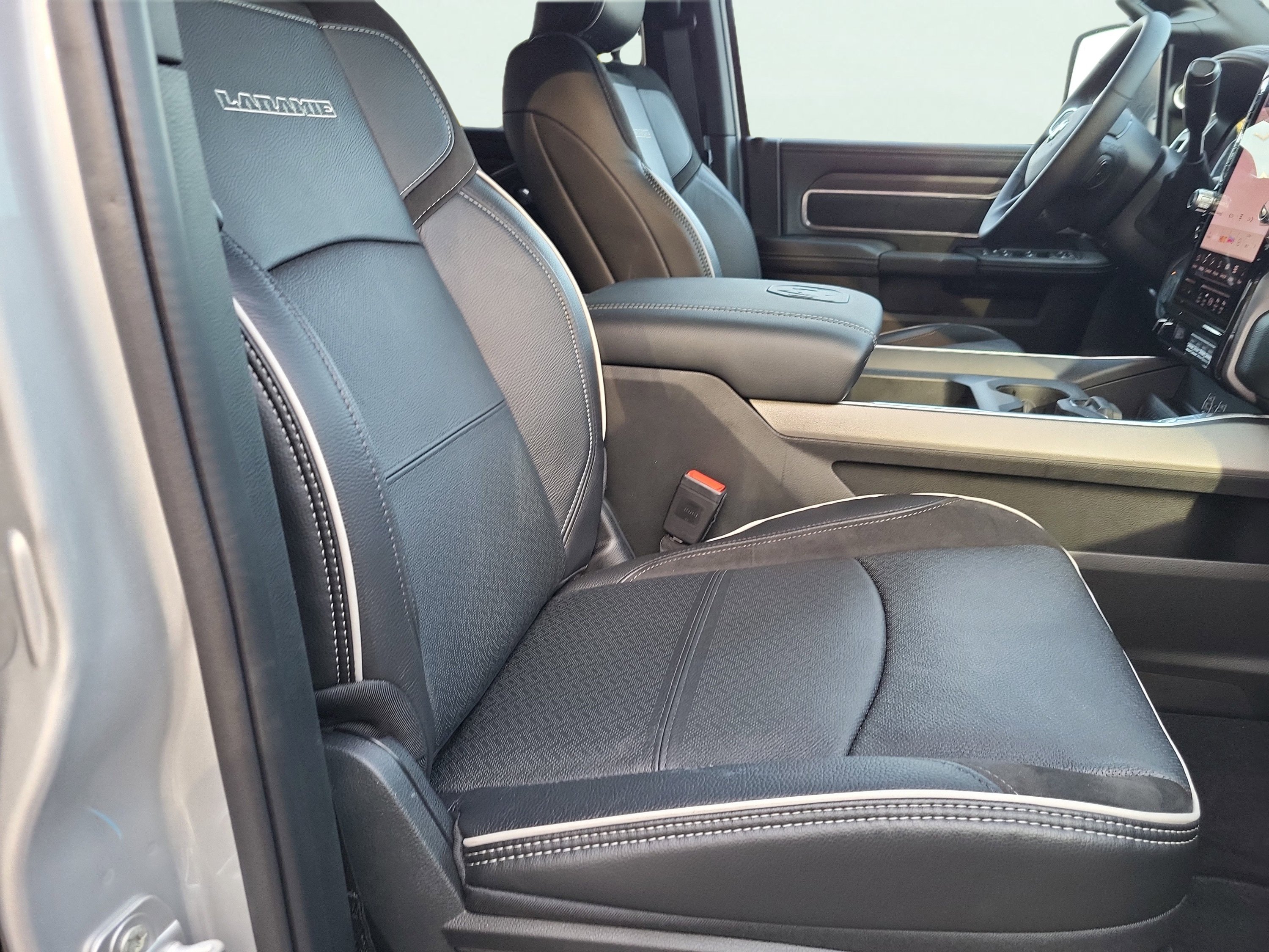 New 2026 RAM 2500 Laramie AWD/4WD image 20