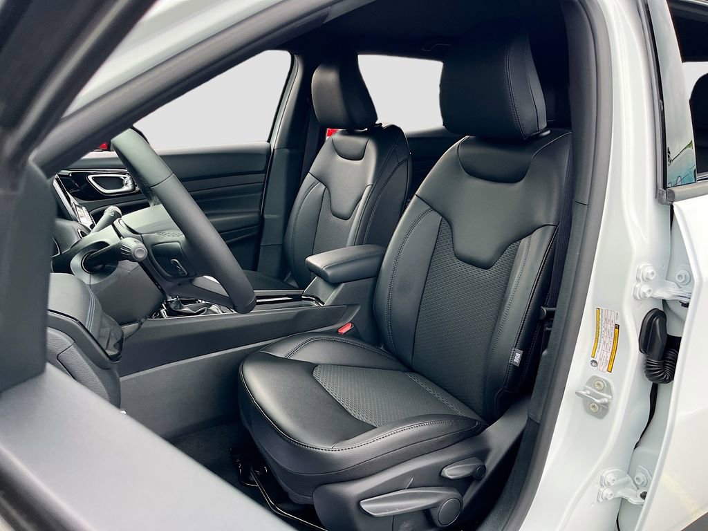 New 2026 Jeep Compass Latitude AWD/4WD image 19