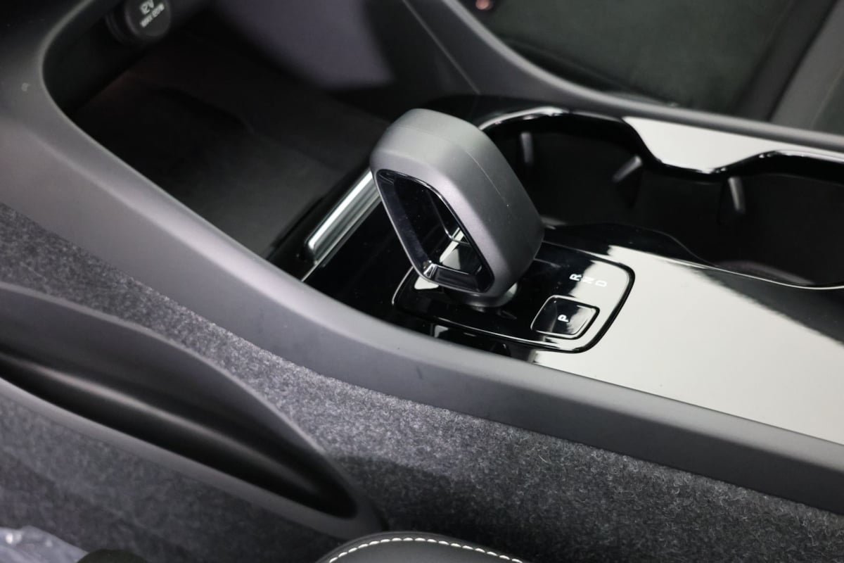 Used 2023 Volvo C40 P8 Recharge Ultimate w/ Protection Package Premier AWD/4WD image 6