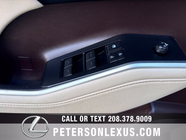 Used 2020 Toyota Highlander XLE AWD/4WD image 25