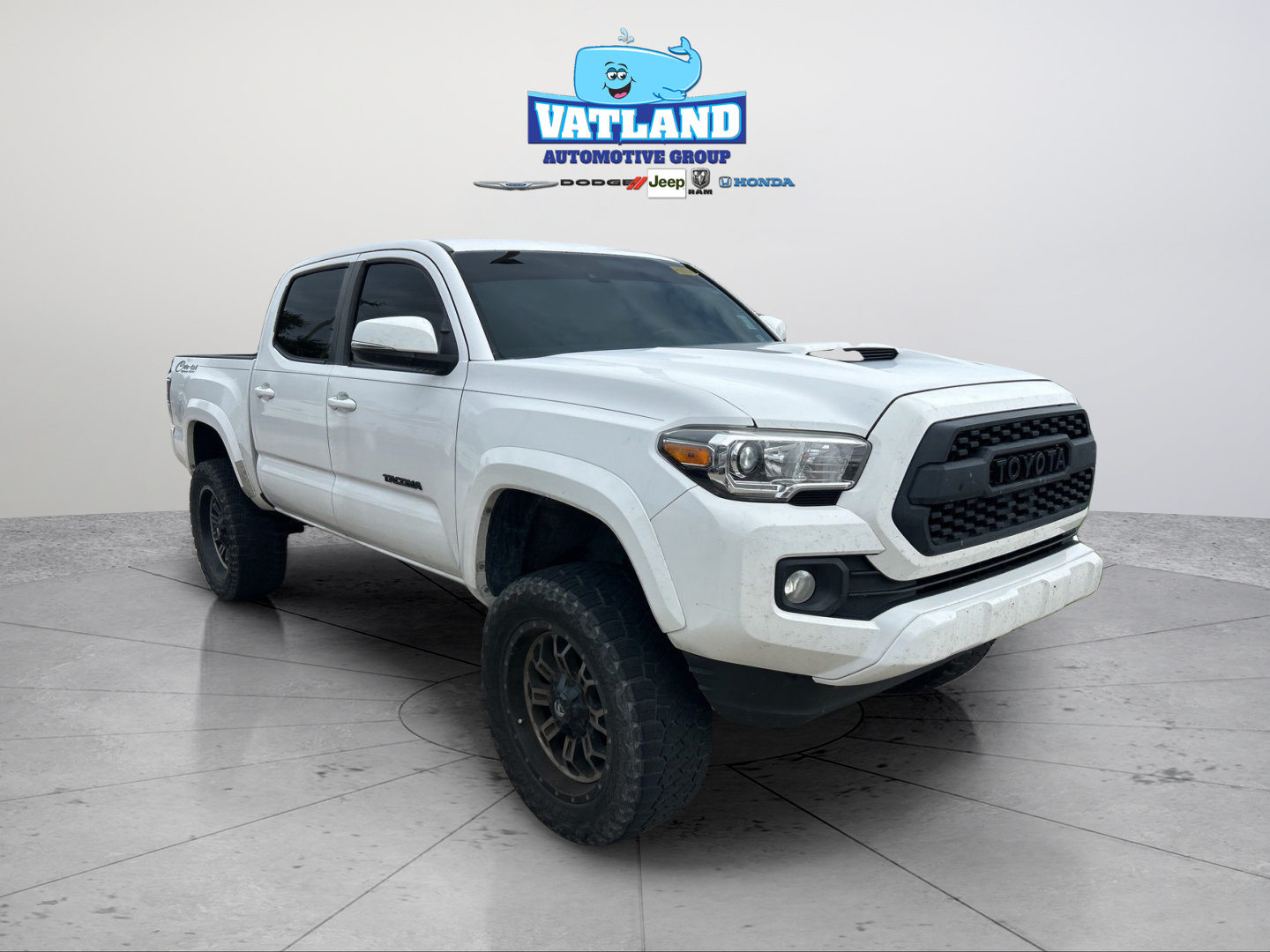 Used 2020 Toyota Tacoma TRD Sport AWD/4WD image 7