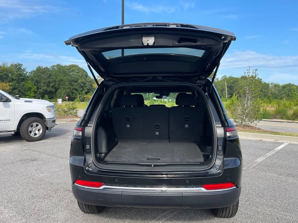 New 2026 Jeep Grand Cherokee Laredo RWD image 38
