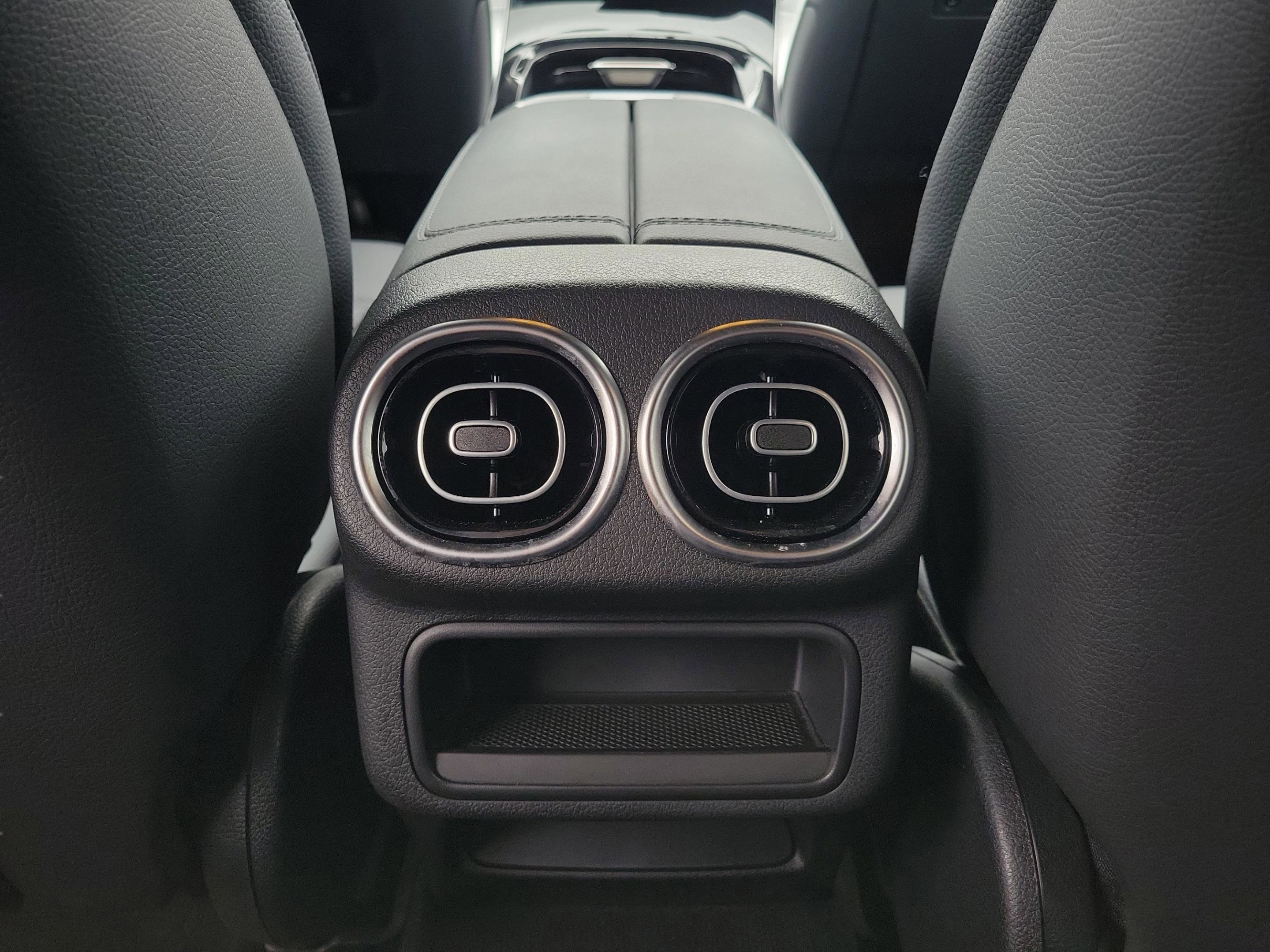 Used 2025 Mercedes-Benz GLC 300 image 14