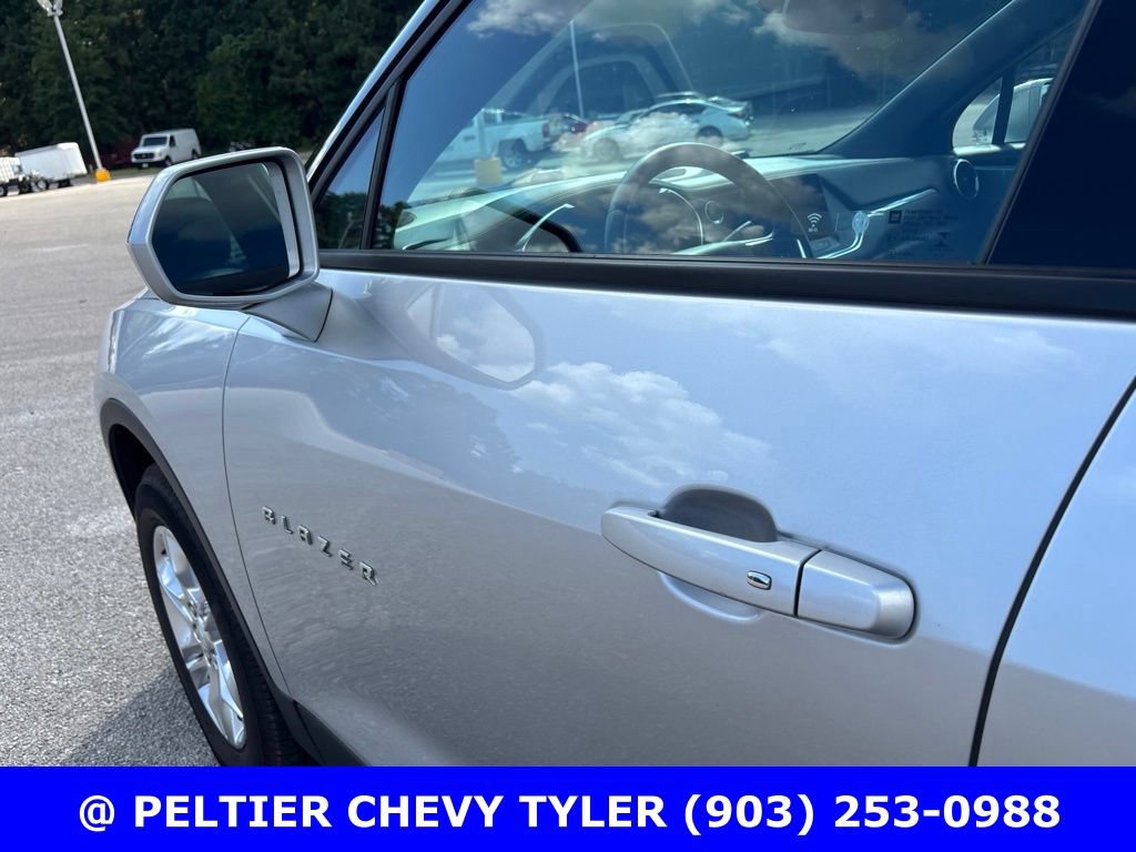 Used 2019 Chevrolet Blazer LT FWD image 9